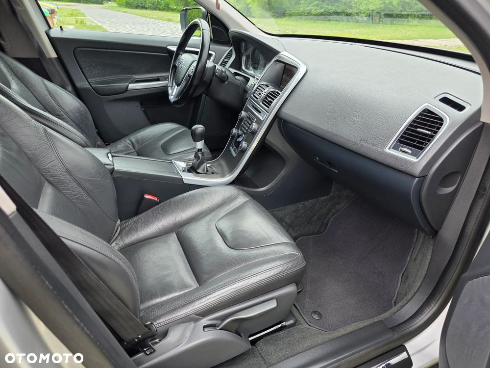 Volvo XC 60 D3 Edition Pro - 11