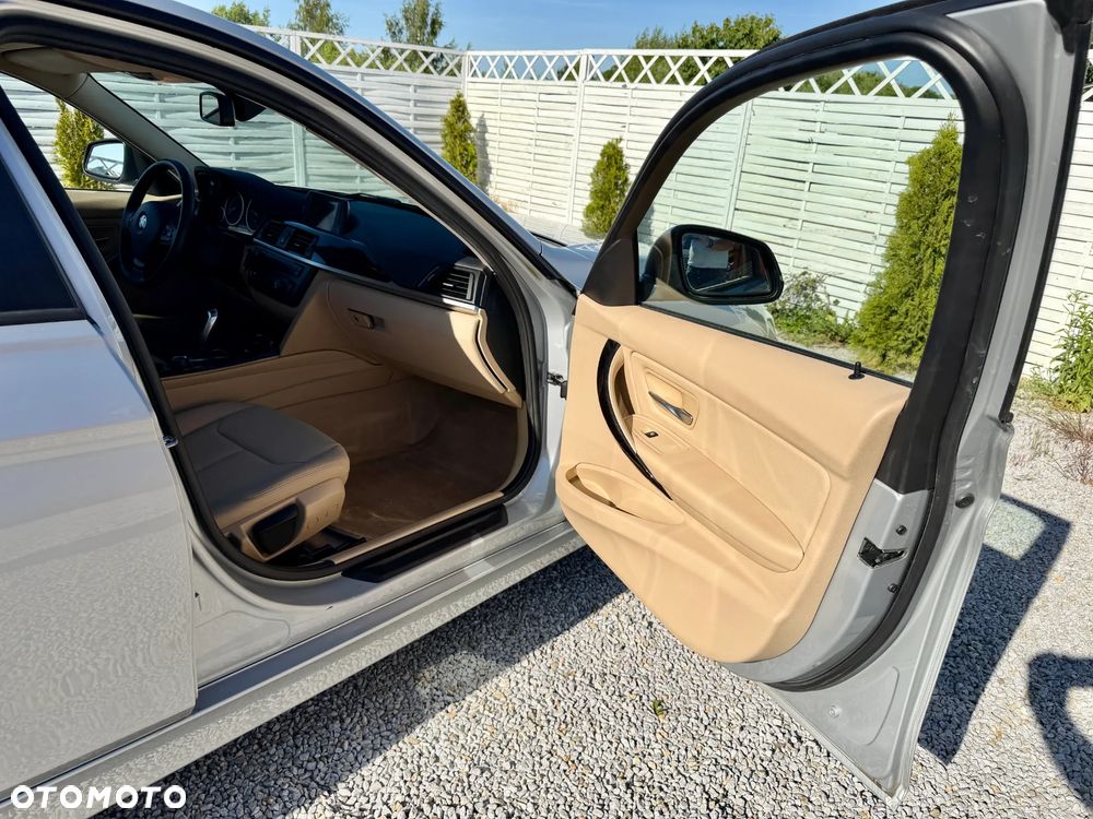 BMW Seria 3 316i - 33