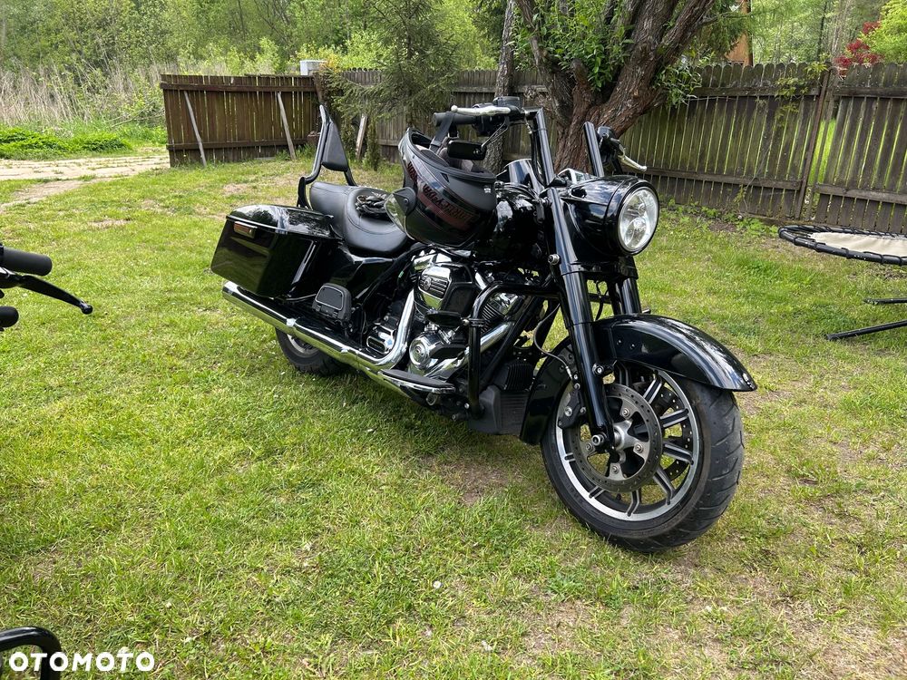 Harley-Davidson Touring Road King - 12
