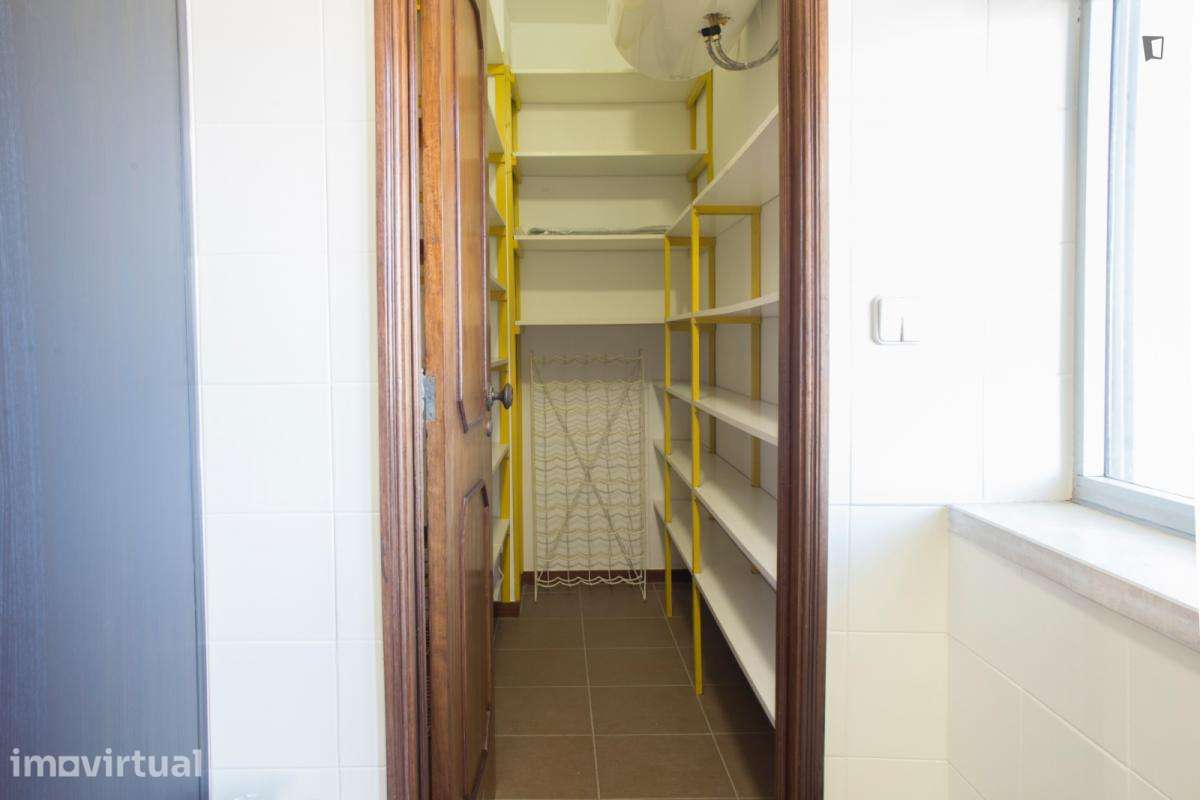 Quarto - localizado em Paranhos Porto - Grande imagem: 4/22
