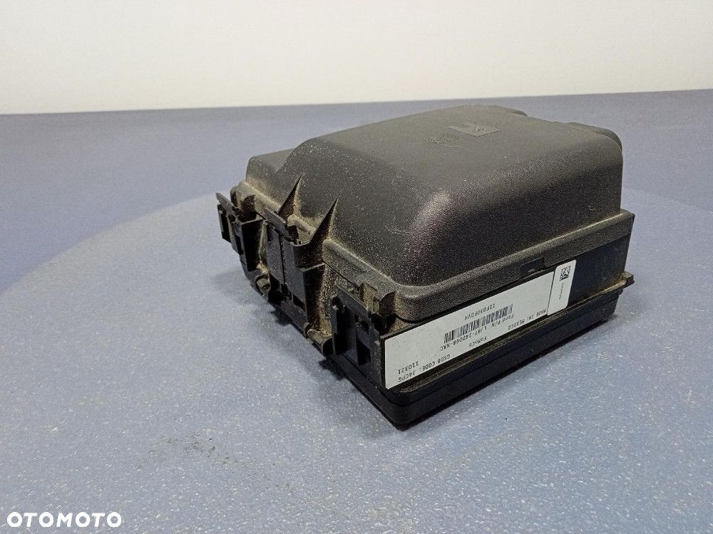 FORD MUSTANG MACH-E SKRZYNKA BEZPIECZNIKÓW LJ8T14D068NAC - 5