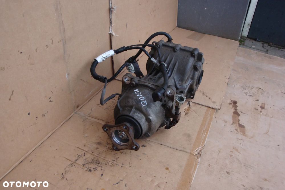 NISSAN QASHQAI J10 06-13 2.0B most tylny - 2