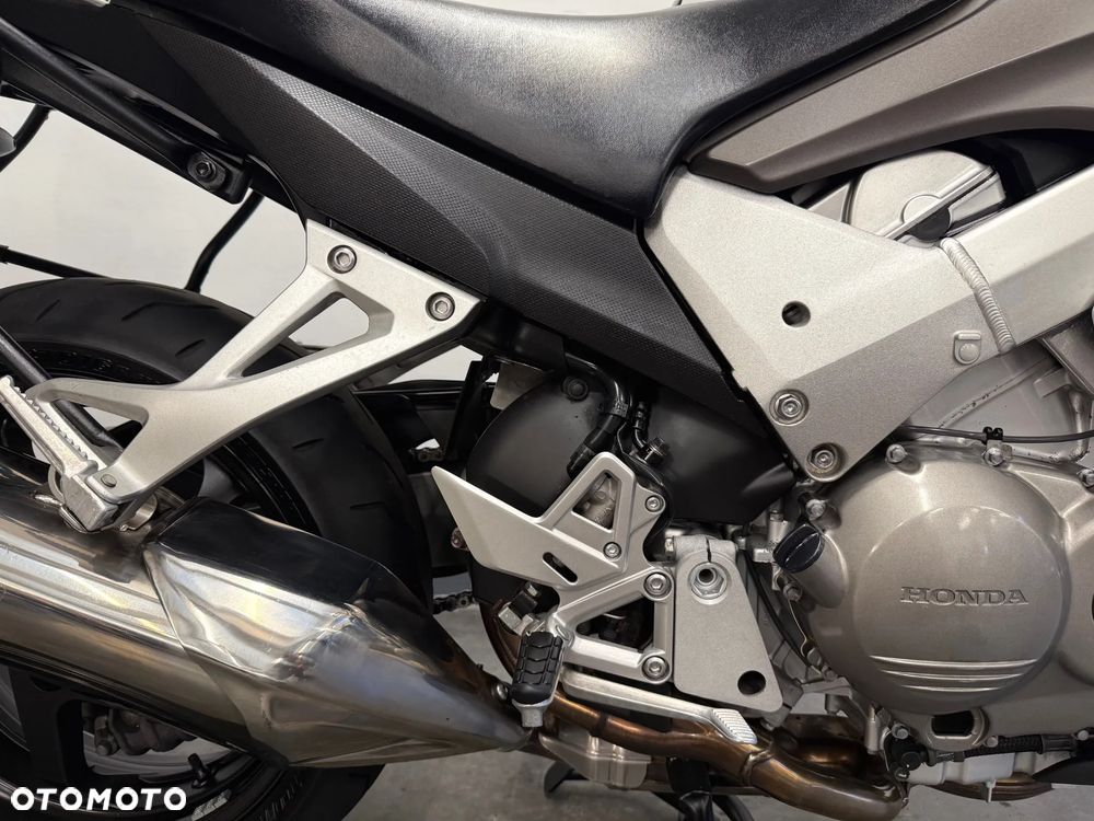 Honda VFR - 32