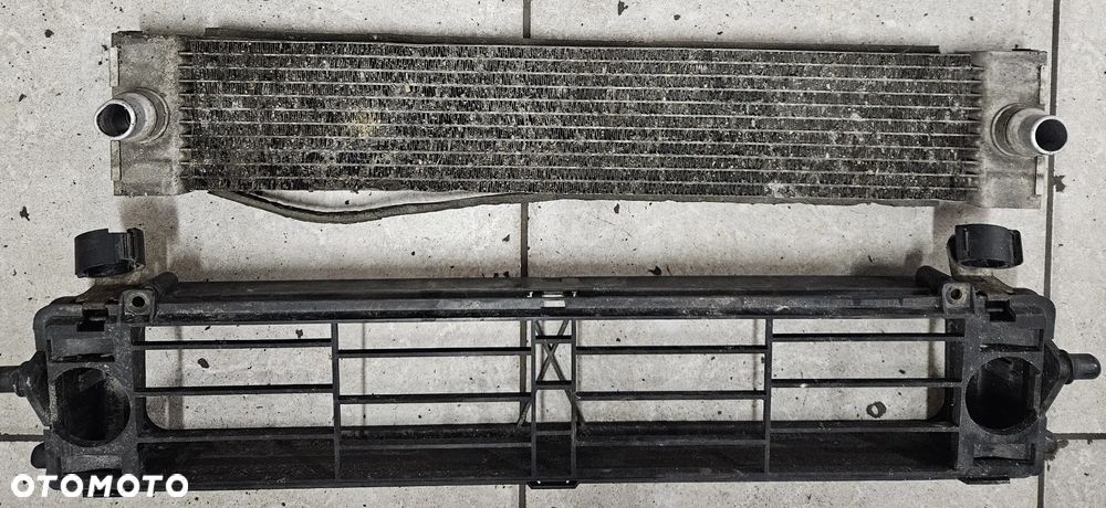 BMW X5 F15 X6 F16 M50D  3.0 D chłodnica wody 7589470 obudowa - 1