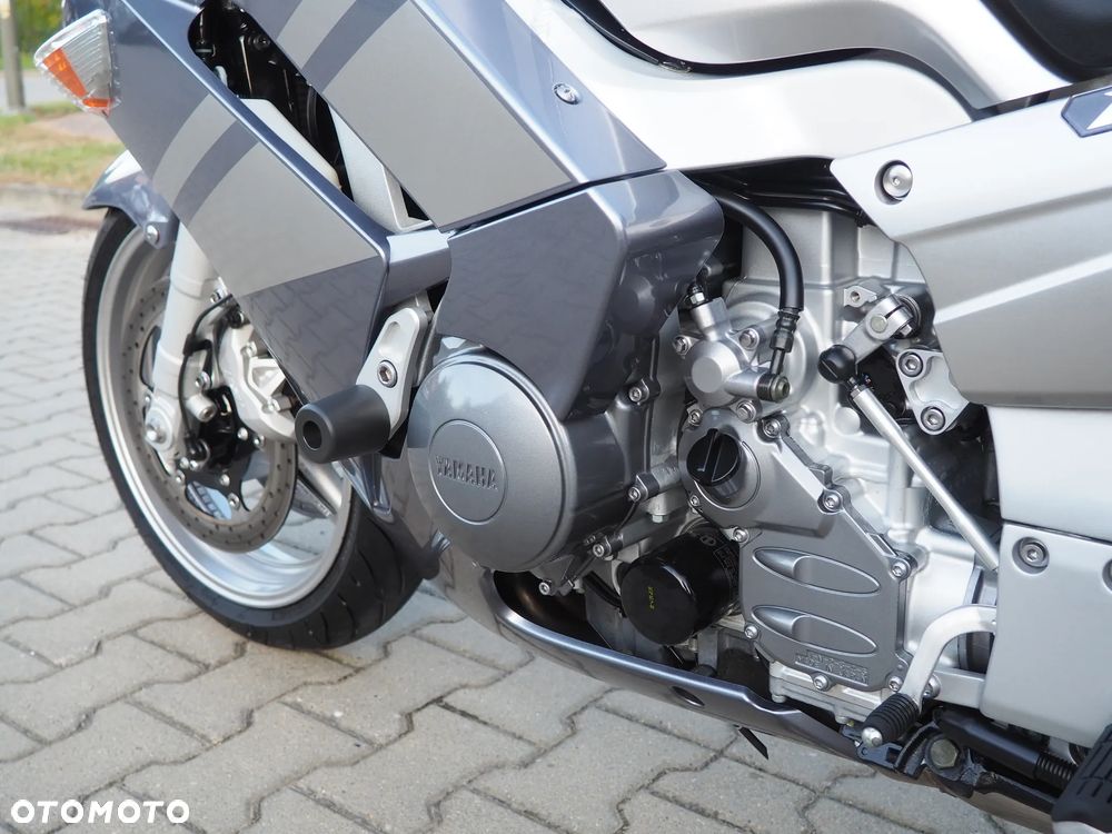 Yamaha FJR - 19