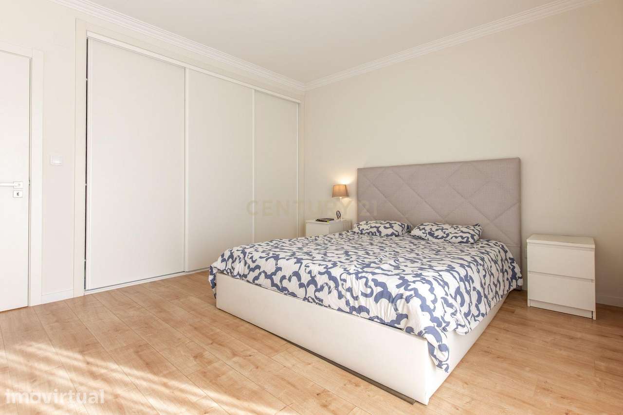 Apartamento T2 com Garagem - Quinta do Conde - Grande imagem: 4/21