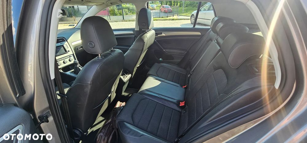 Volkswagen Golf 1.6 TDI BlueMotion Trendline - 35