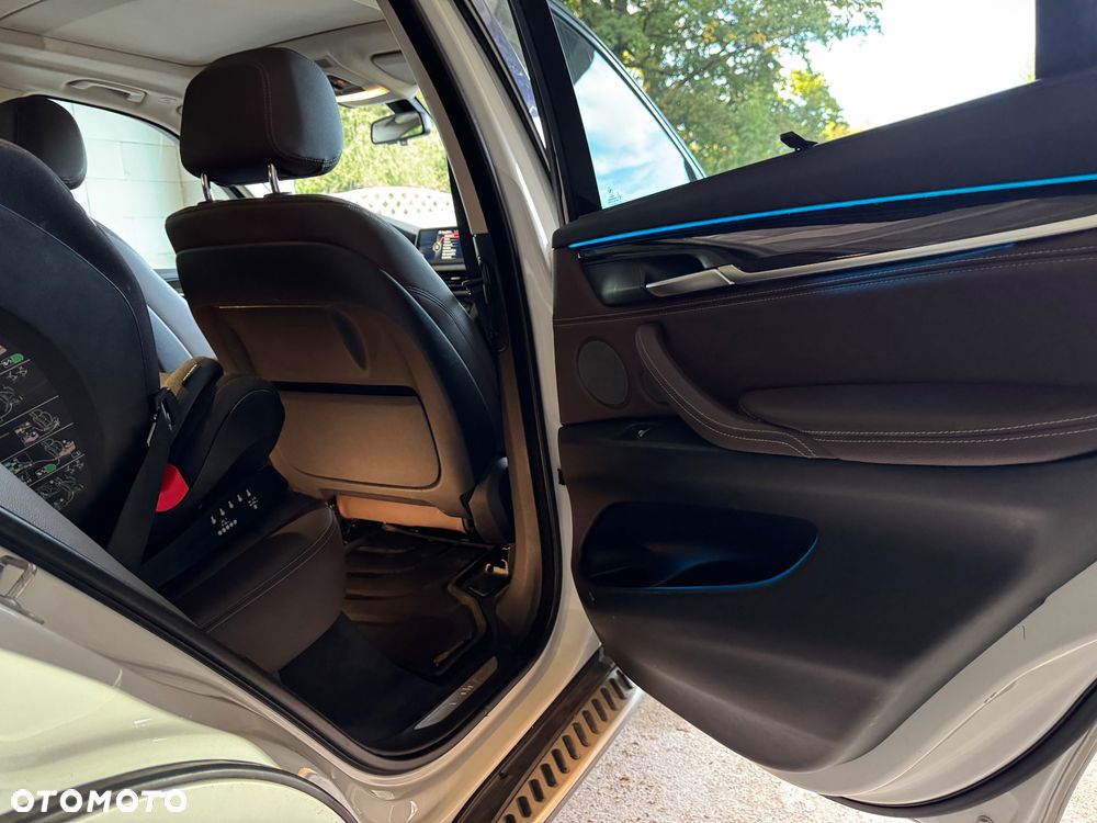 BMW X5 xDrive35i - 24