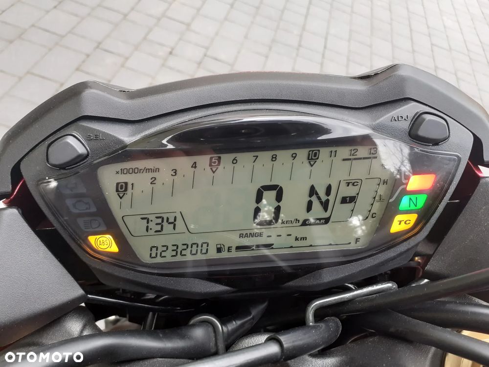 Suzuki GSX 1000 - 2