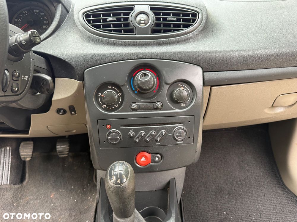 Renault Clio - 15