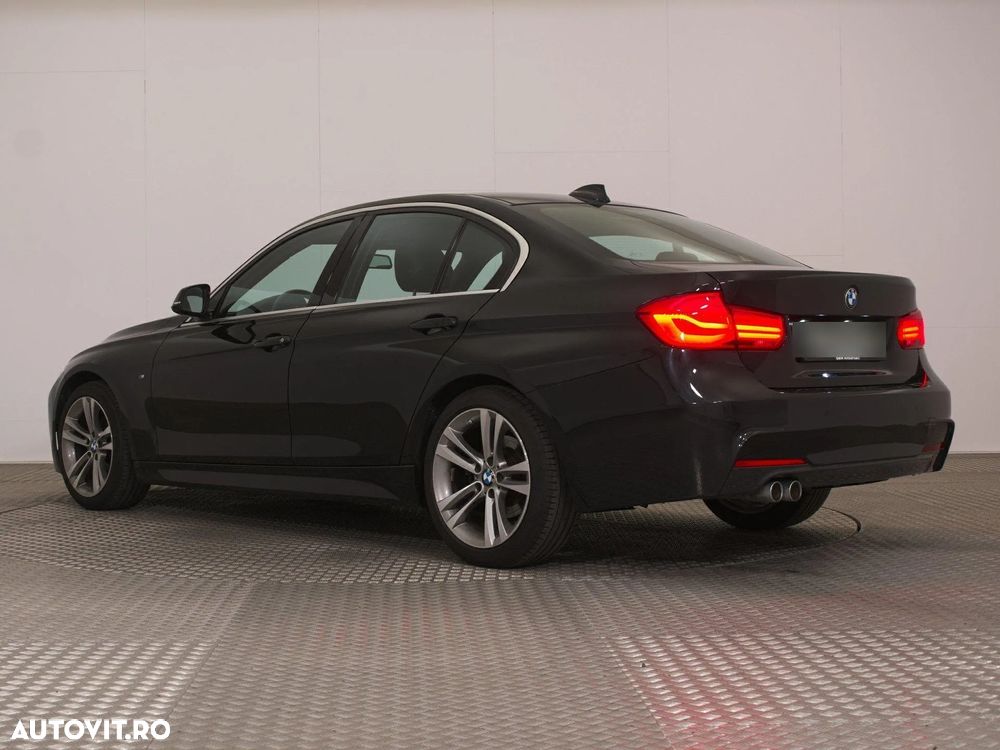 BMW Seria 3 320d M Sport - 4