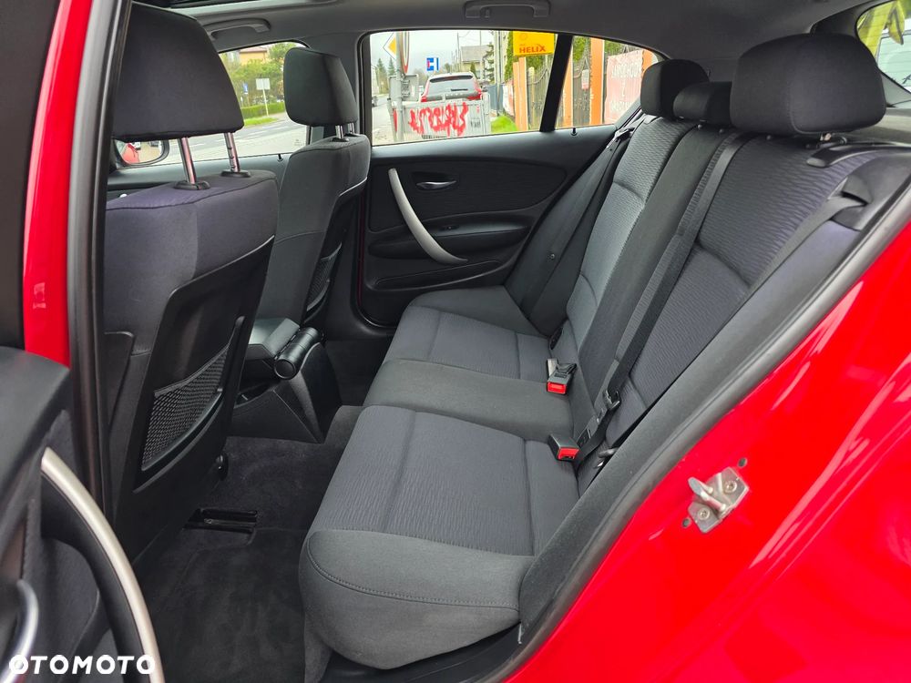 BMW Seria 1 118i Edition Sport - 16