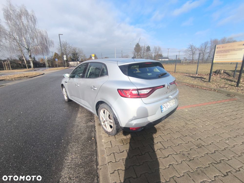 Renault Megane TCe 140 GPF EDC ZEN - 18