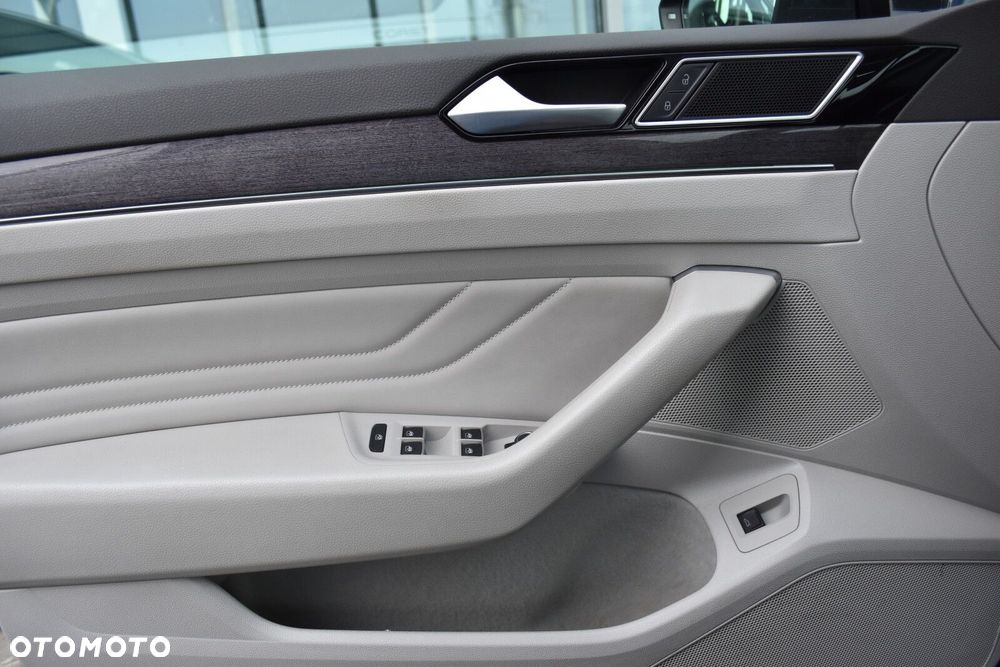 Volkswagen Passat Variant 1.5 TSI EVO Elegance DSG - 27