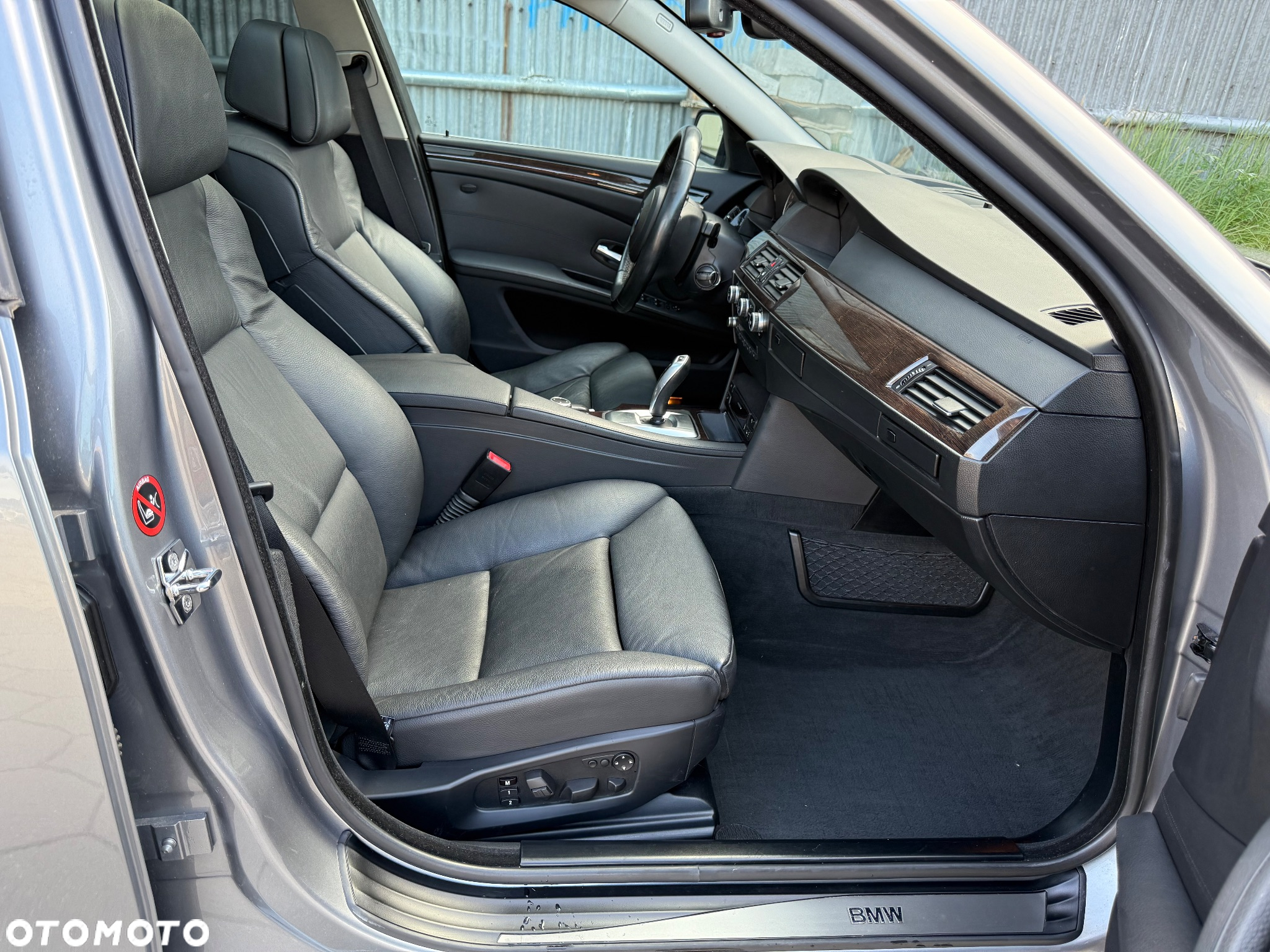 BMW Seria 5 530d xDrive Touring - 31