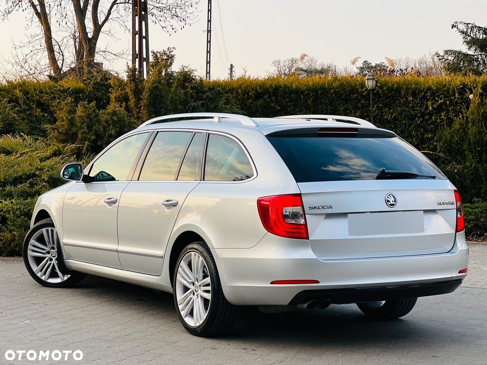 Skoda Superb 2.0 TDI DSG Exclusive - 23
