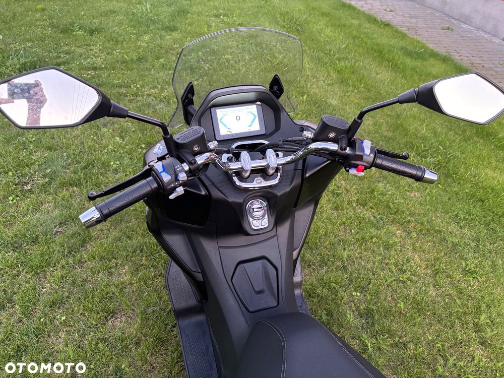QJMOTOR MTX 125 - 7
