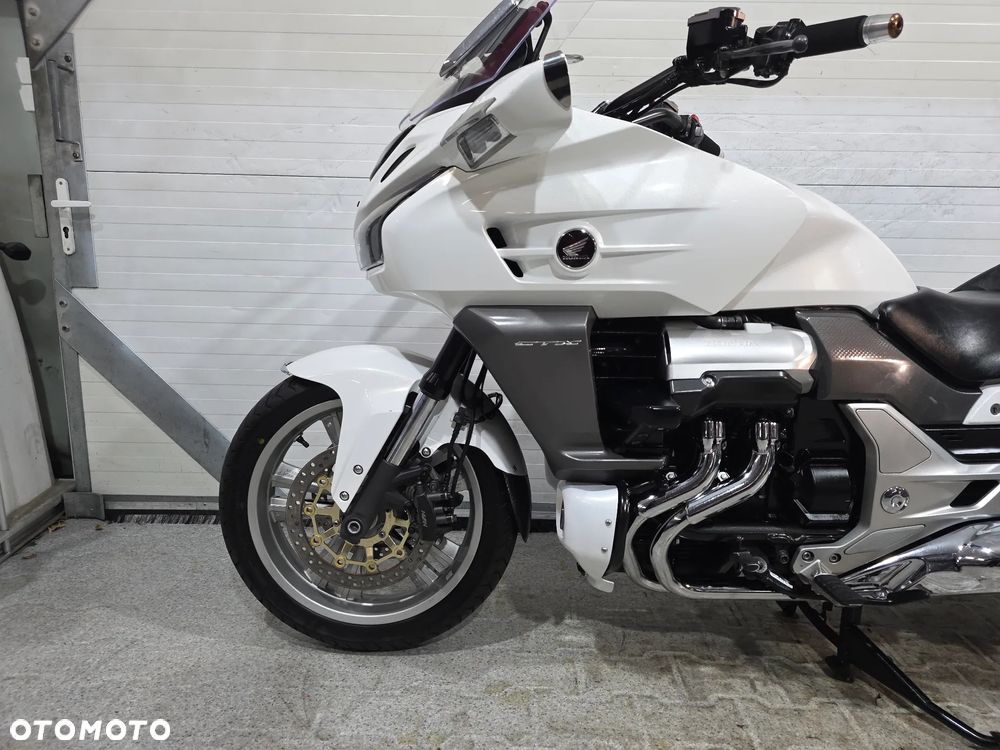 Honda CTX - 13