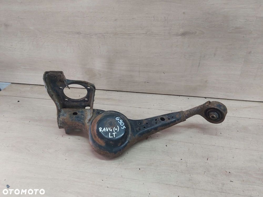 Toyota Rav4 II wahacz lewy tył 4x4 - 1
