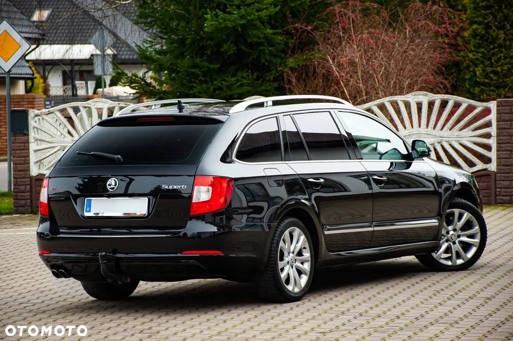 Skoda Superb 2.0 TDI DSG Exclusive - 4