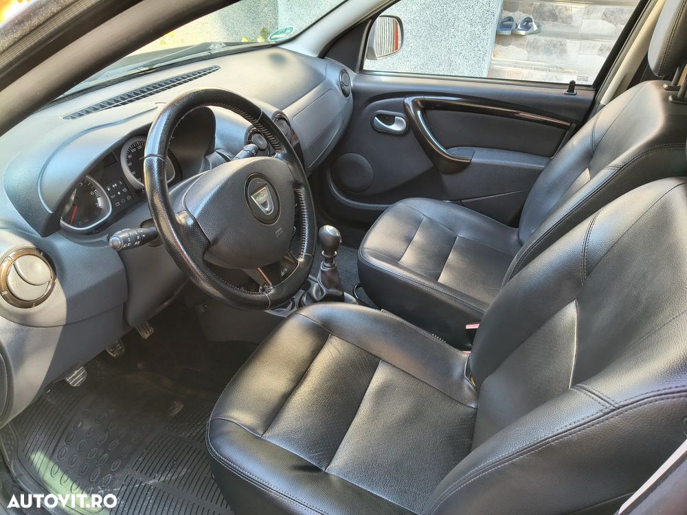 Dacia Duster 1.6 16V 4x4 Prestige - 17