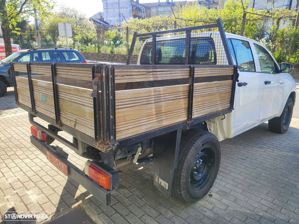 Toyota Hilux 2.4 D-4D 4WD CD CH - 4