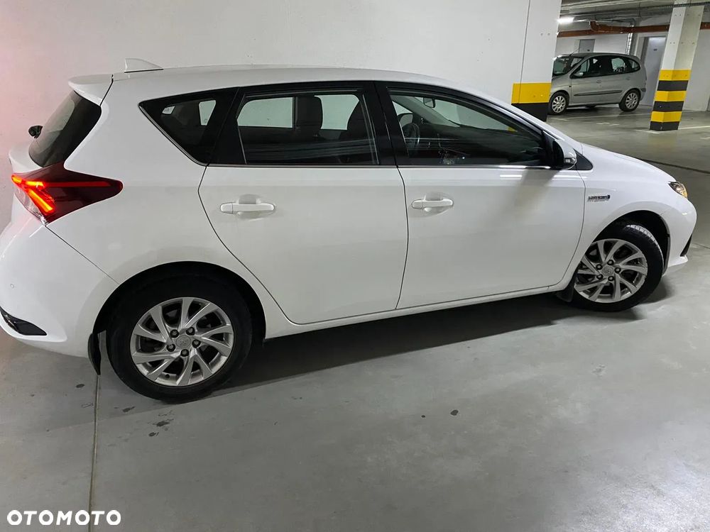 Toyota Auris Hybrid 135 Premium - 17