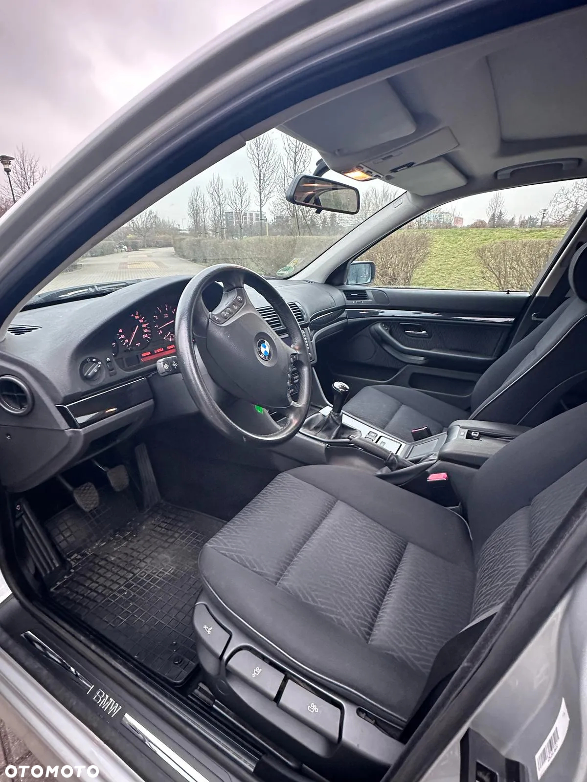 BMW Seria 5 520i - 11