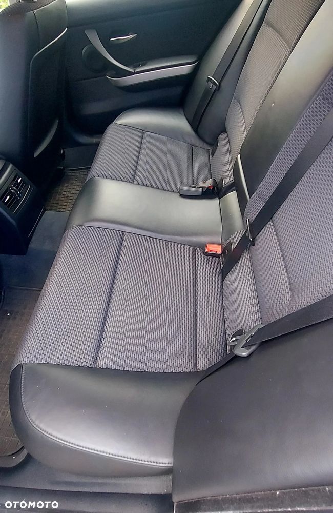 BMW Seria 3 318i - 9