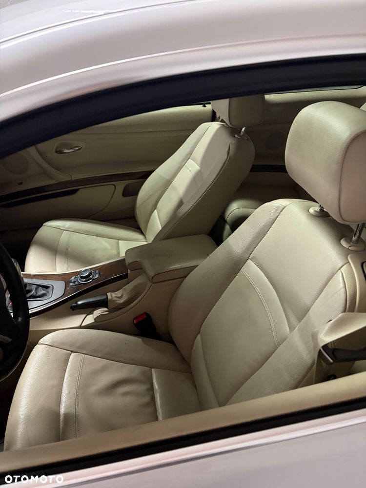 BMW Seria 3 335i Edition Exclusive - 9