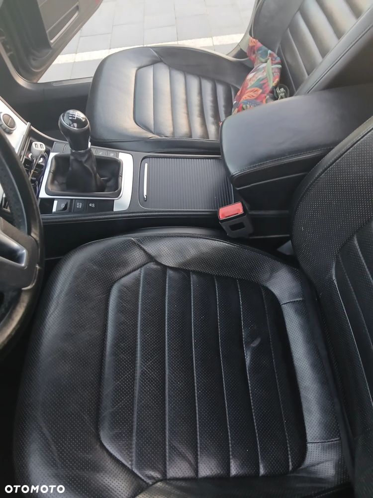 Volkswagen Passat - 8