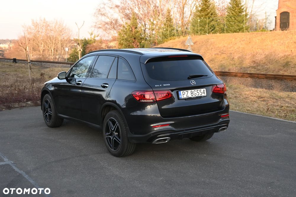 Mercedes-Benz GLC - 13