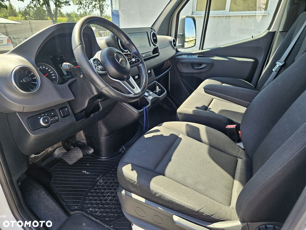 Mercedes-Benz SPRINTER - 18