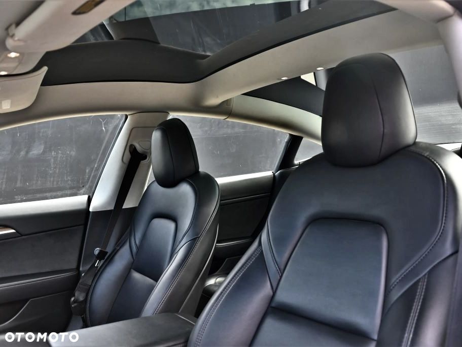 Tesla Model 3 - 16