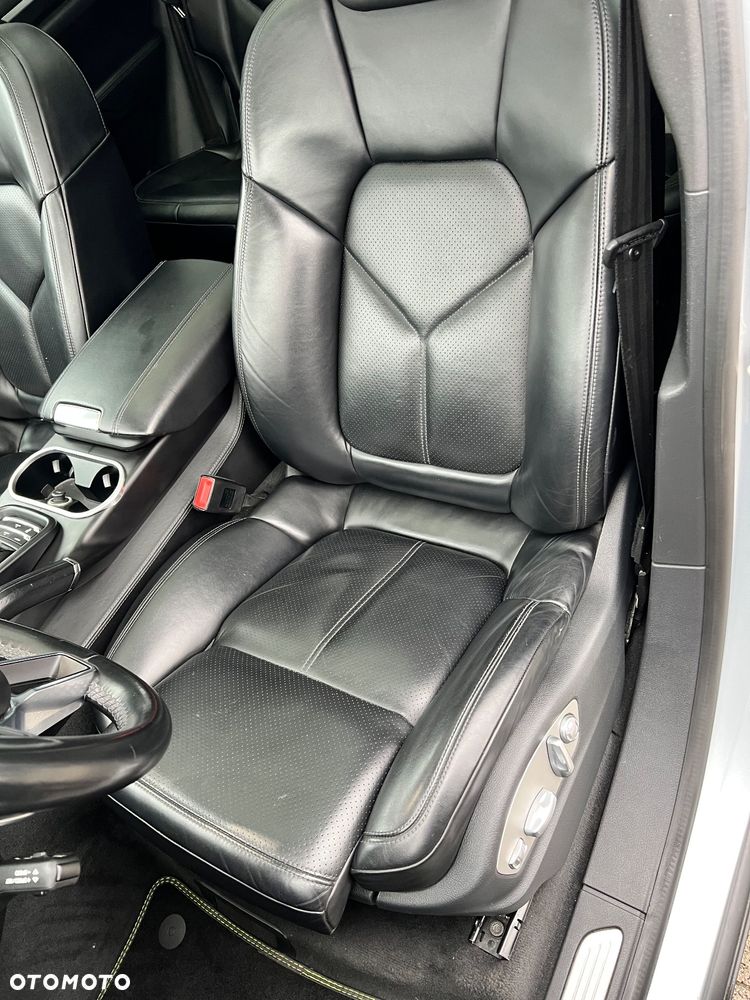 Porsche Cayenne S E-Hybrid - 10