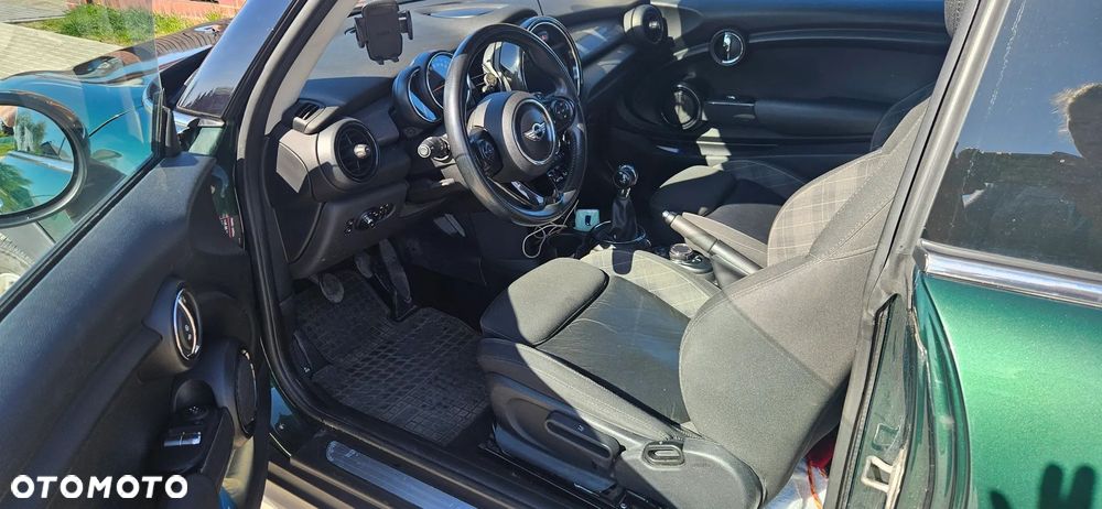 MINI Cooper Standard - 5
