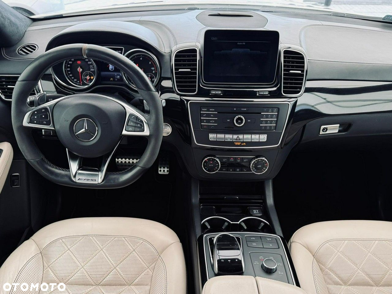 Mercedes-Benz GLE - 32