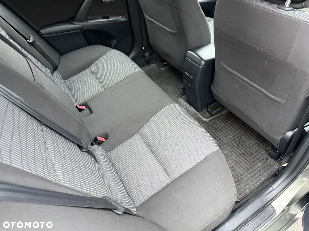 Toyota Avensis 1.8 Executive - 24