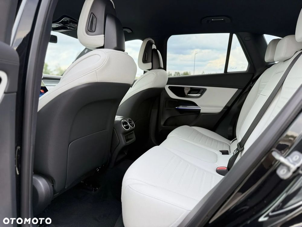 Mercedes-Benz GLC - 28