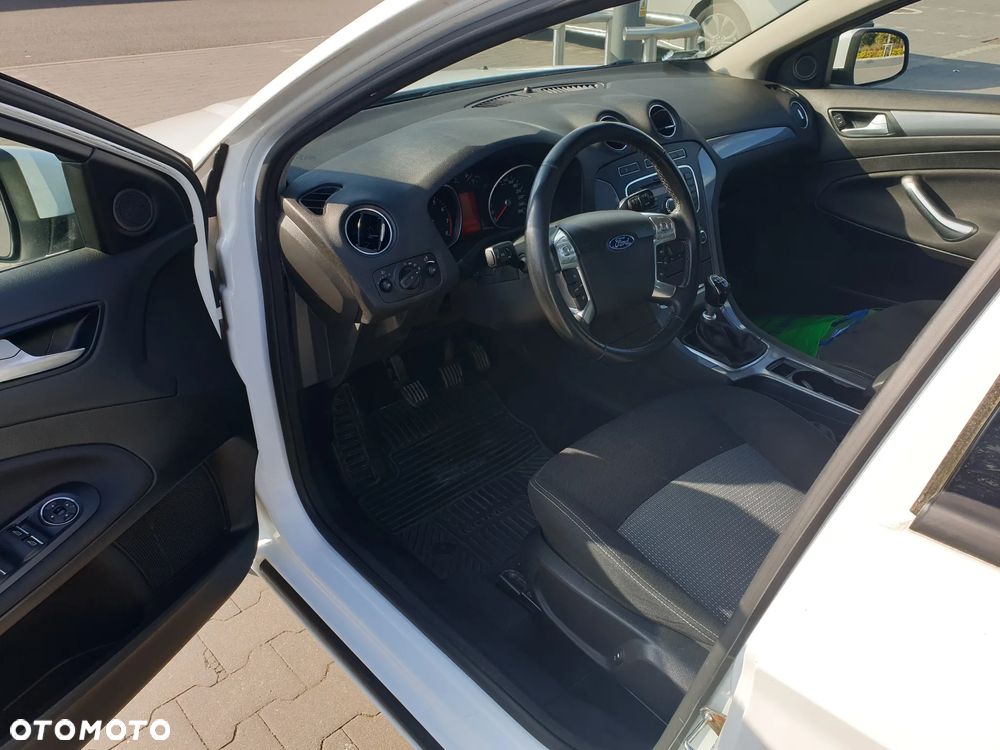 Ford Mondeo 1.6 T Gold X Plus - 4