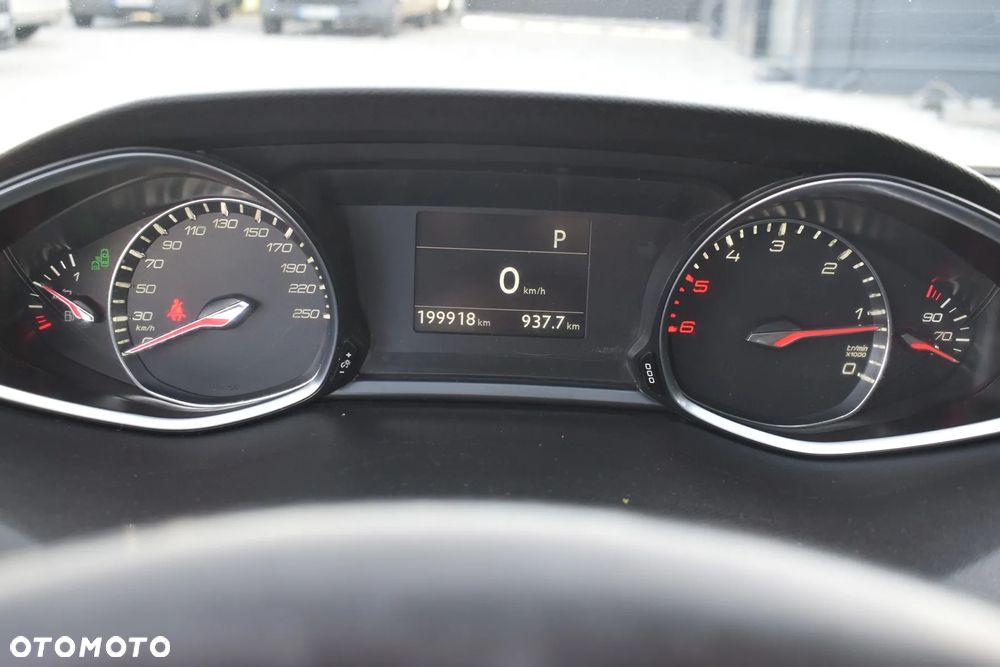 Peugeot 308 BlueHDi FAP 150 Stop&Start Automatik Allure - 18