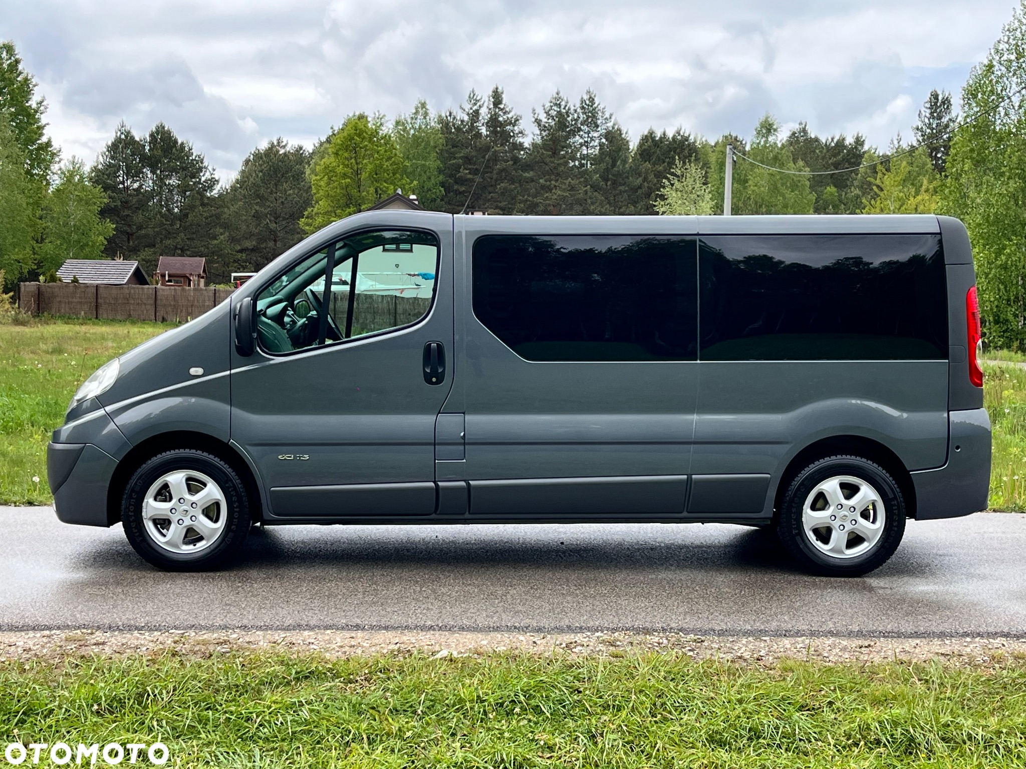 Renault Trafic Grand Passenger Black Edition - 9