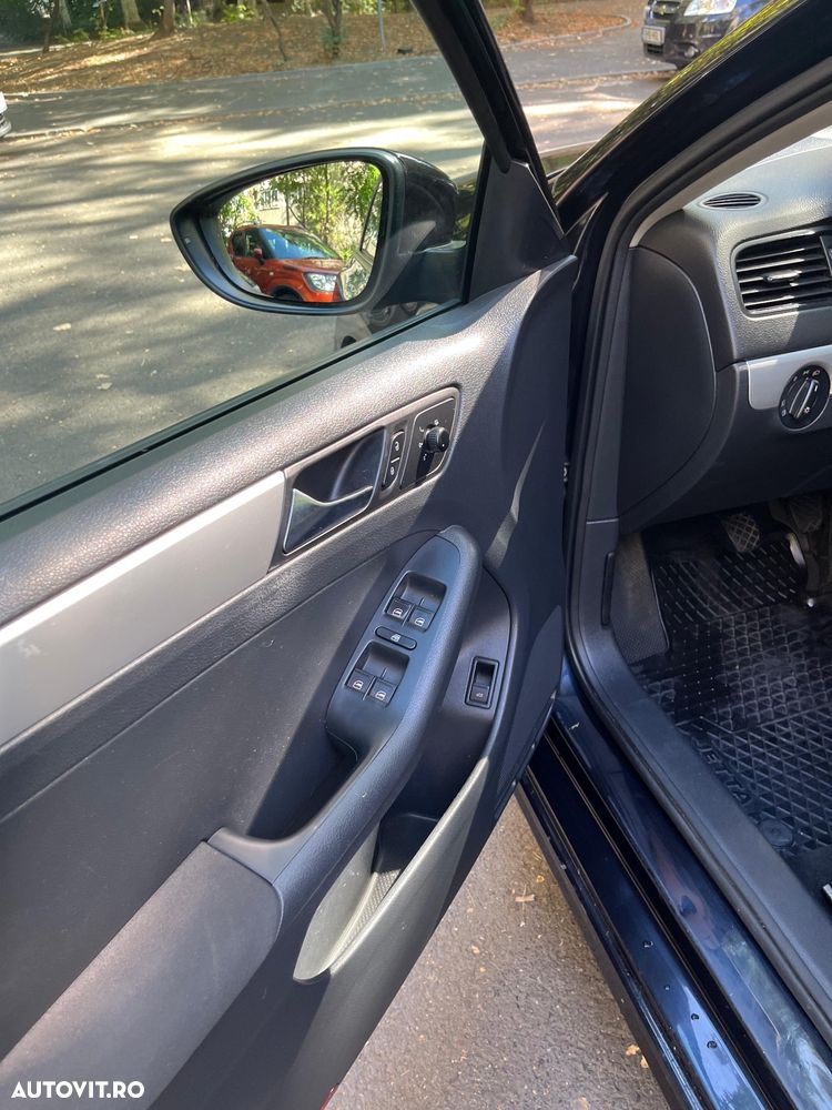 Volkswagen Jetta 1.2 TSI Trendline - 10