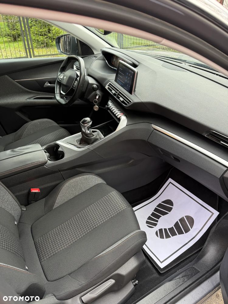 Peugeot 3008 1.5 BlueHDi Allure S&S - 11