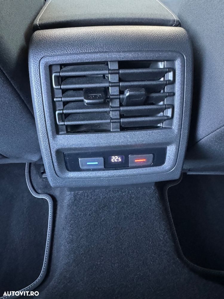 Volkswagen Golf 1.5 eTSI ACT DSG MHEV Style - 13