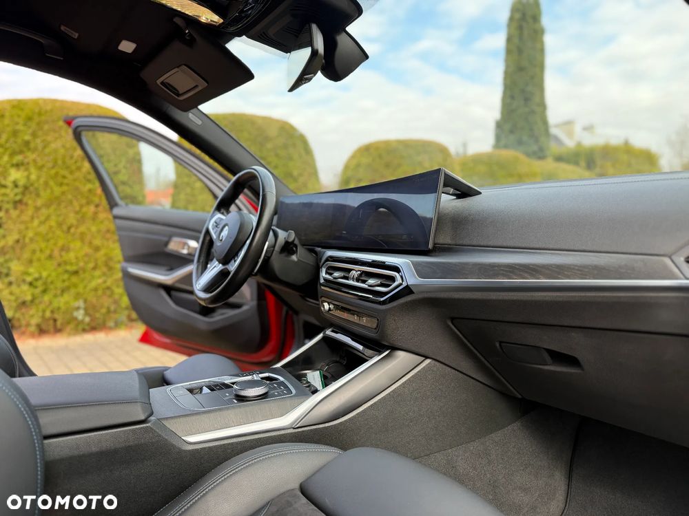 BMW Seria 3 320d xDrive M Sport sport - 18