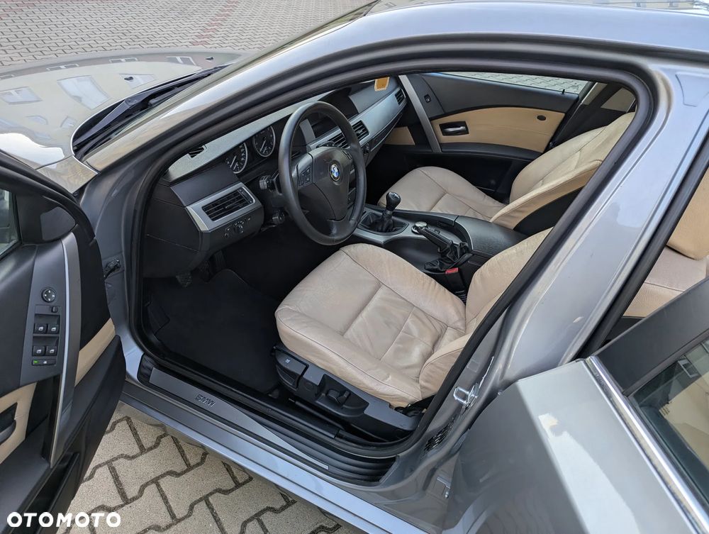 BMW Seria 5 520i Touring Edition Sport - 37