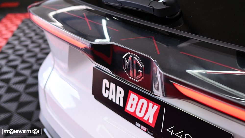 MG MG4 64 kWh Luxury - 29