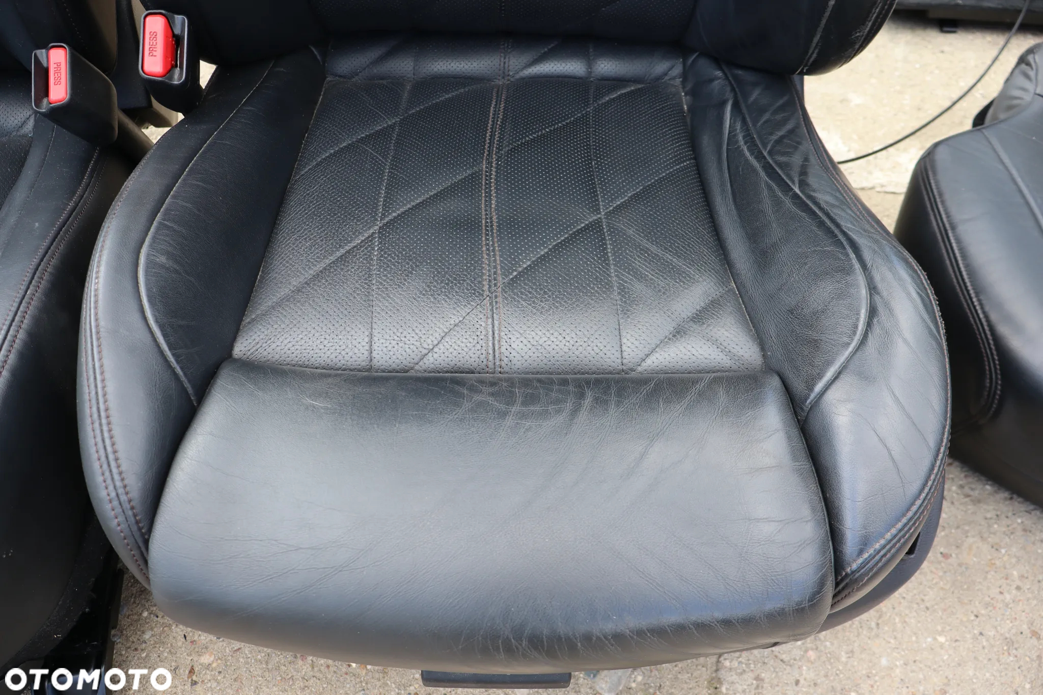 FOTEL FOTELE KANAPA TAPICERKI DRZWI ZAGŁÓWEK TV AUDIOMEDIA SKÓRA INFINITY FX II LIFT QX70S 2012 - 9