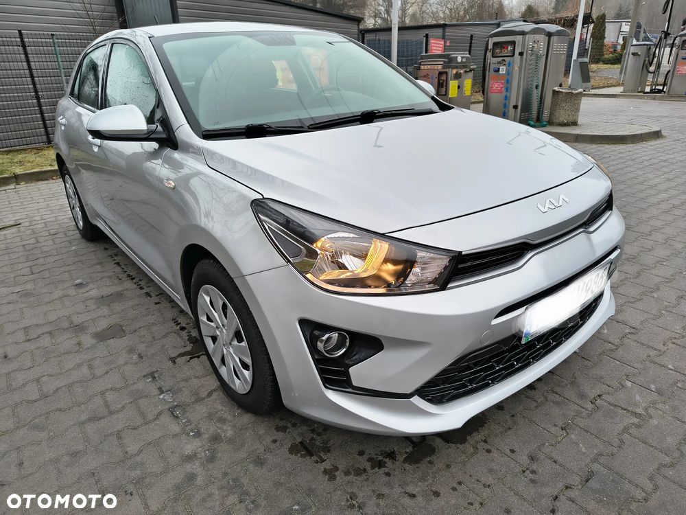 Kia Rio 1.2 L - 2